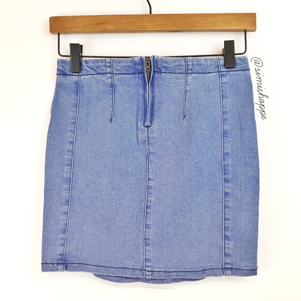 NEW RARE Brandy Melville Blue Denim Justina Skirt - Picture 3 of 8